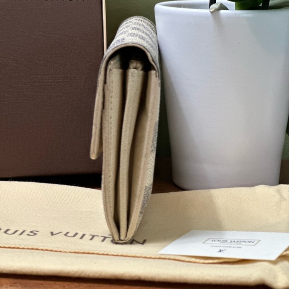 ❌SOLD❌Louis Vuitton Damier Azur Sarah Wallet with box & dust bag - Picture 6 of 17